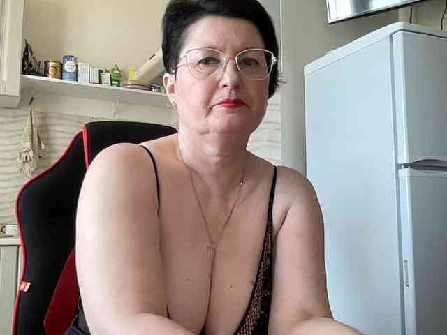 HotMilfPussy webcam