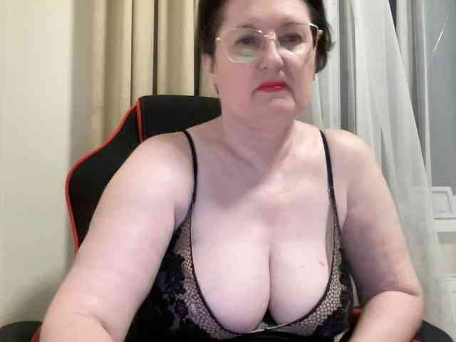 hotmilfpussy's live room