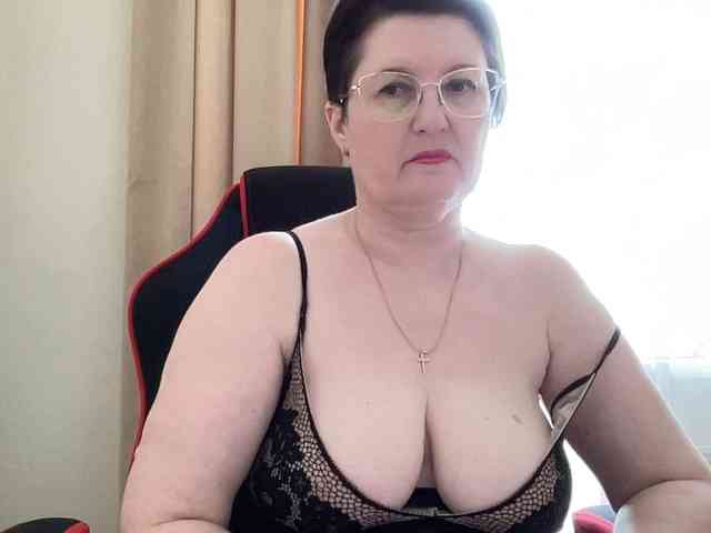 HotMilfPussy webcam