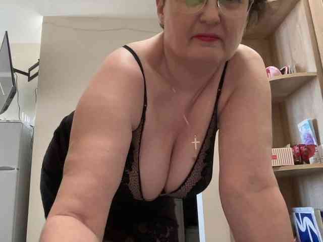 HotMilfPussy webcam
