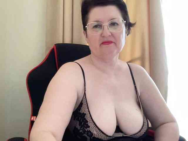 HotMilfPussy webcam