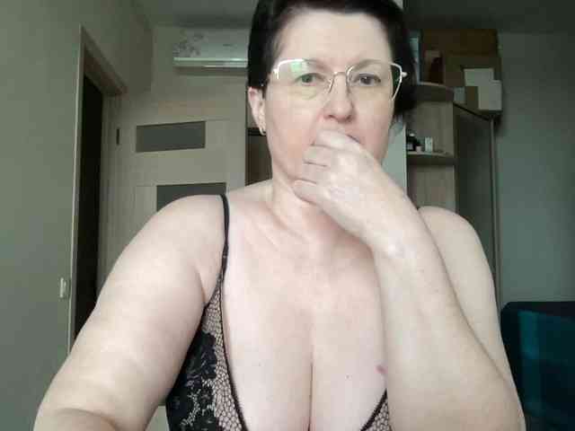HotMilfPussy webcam