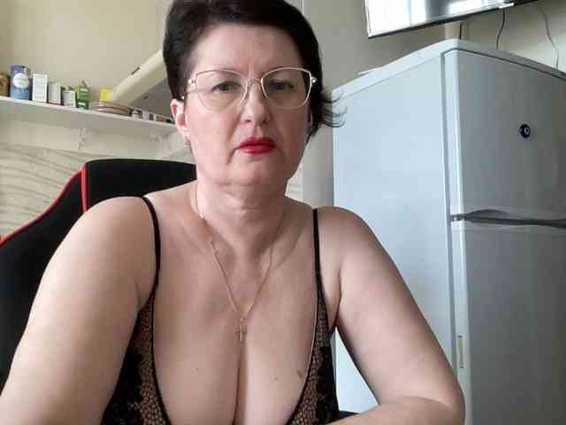 HotMilfPussy webcam