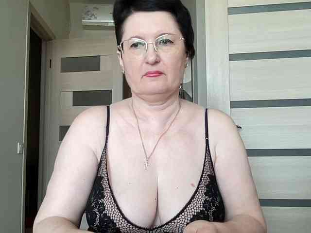 HotMilfPussy webcam