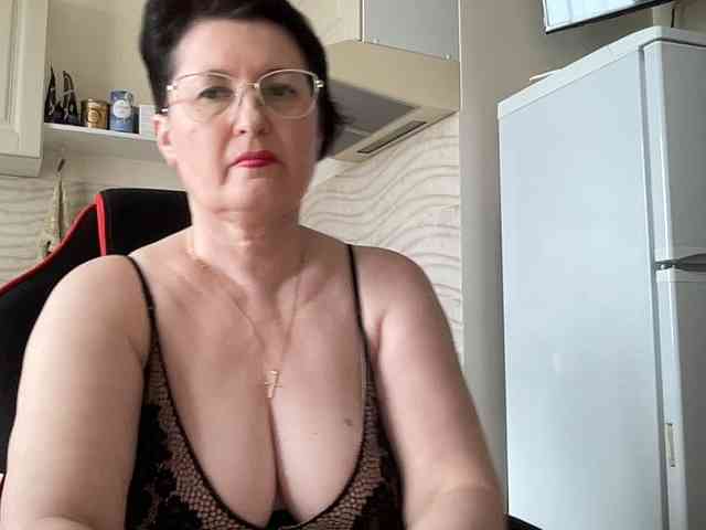 HotMilfPussy webcam