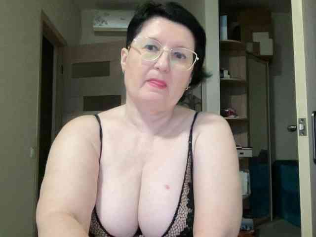 HotMilfPussy webcam