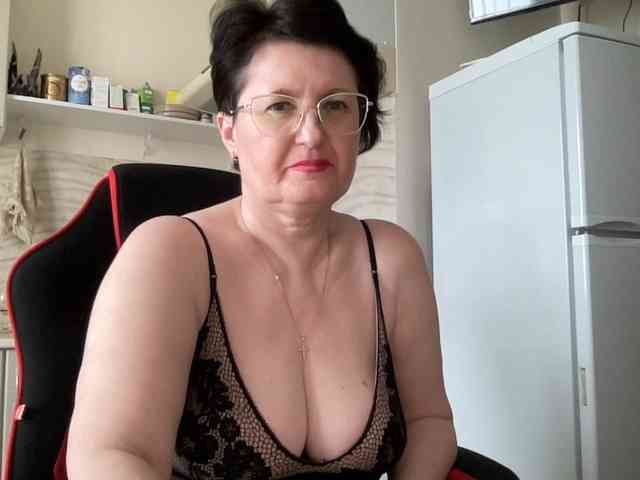 HotMilfPussy webcam