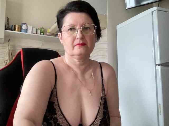 HotMilfPussy webcam