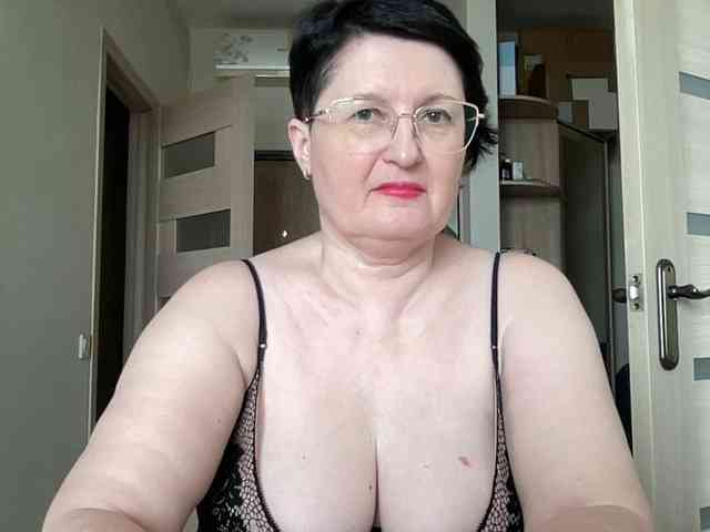 HotMilfPussy webcam