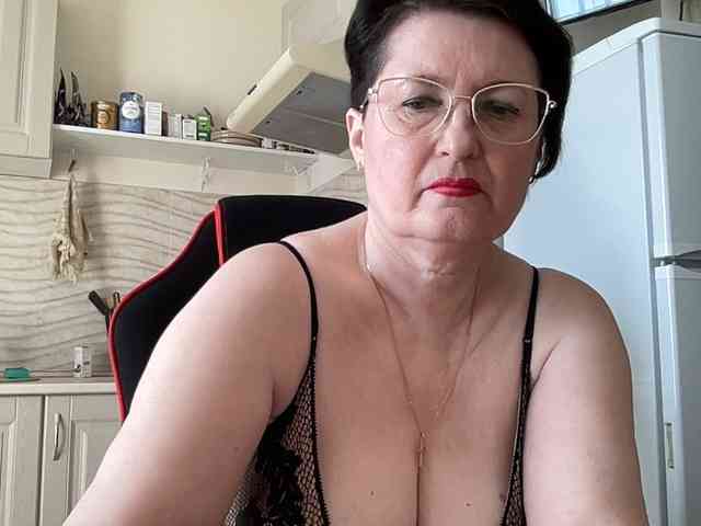 Модель: HotMilfPussy