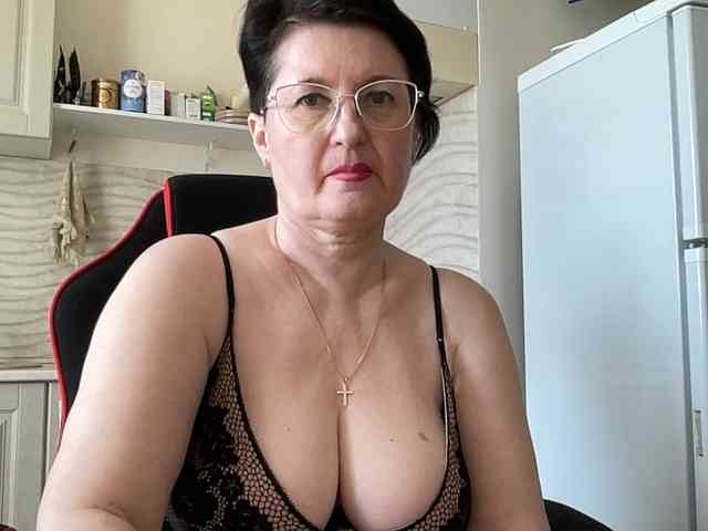 HotMilfPussy webcam