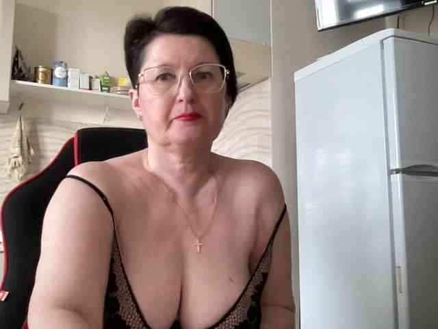 HotMilfPussy webcam