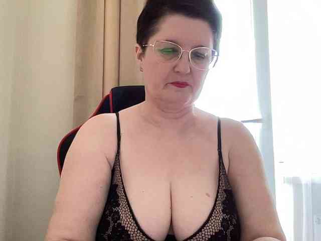 HotMilfPussy webcam