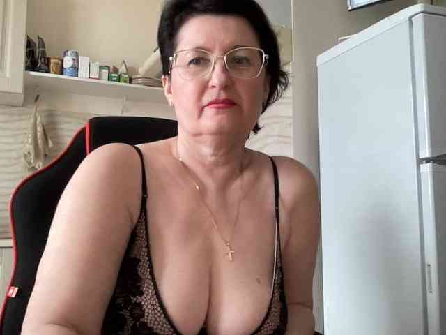 HotMilfPussy webcam