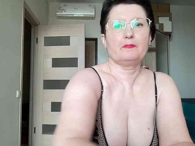 HotMilfPussy webcam