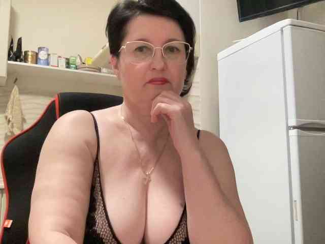 HotMilfPussy webcam