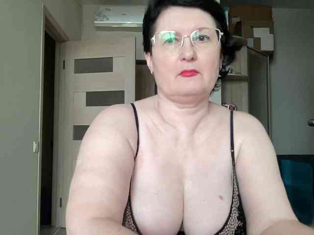 HotMilfPussy webcam