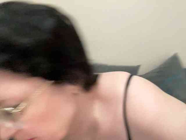 HotMilfPussy webcam