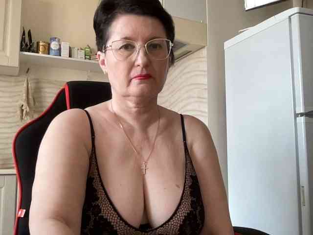 HotMilfPussy webcam