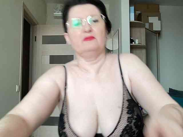 HotMilfPussy webcam