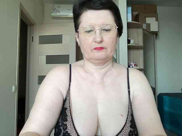 HotMilfPussy webcam
