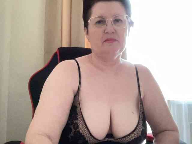 HotMilfPussy webcam
