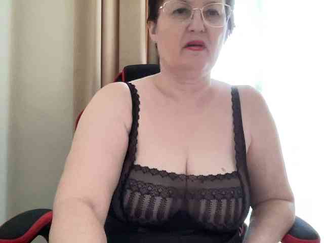 HotMilfPussy webcam