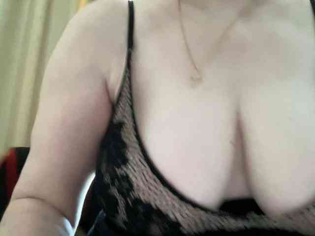 HotMilfPussy webcam