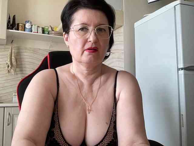 HotMilfPussy webcam