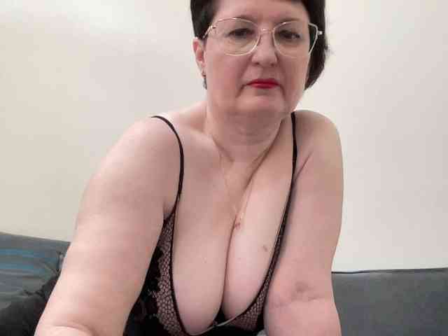HotMilfPussy webcam