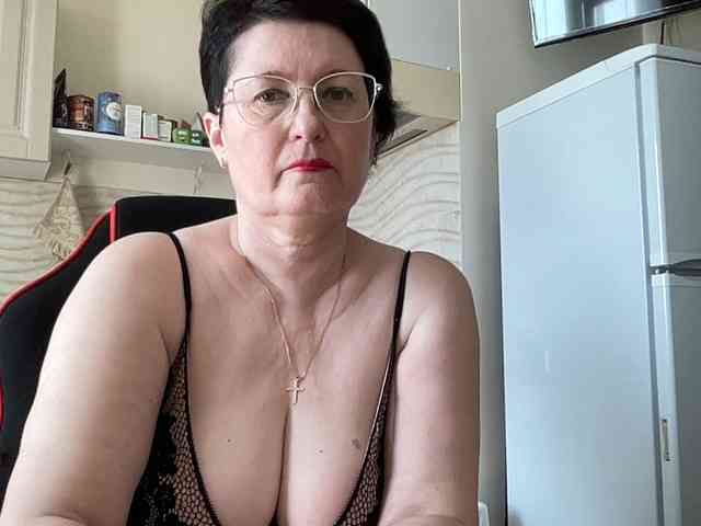 HotMilfPussy webcam