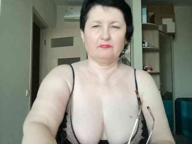 HotMilfPussy webcam