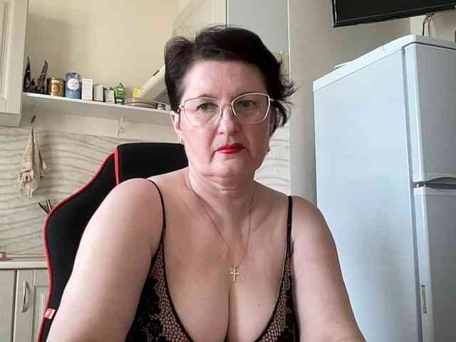 HotMilfPussy webcam