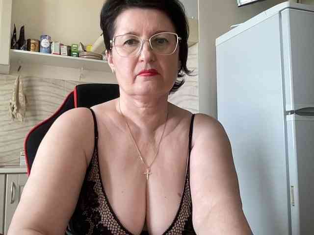 HotMilfPussy webcam