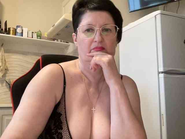 HotMilfPussy webcam