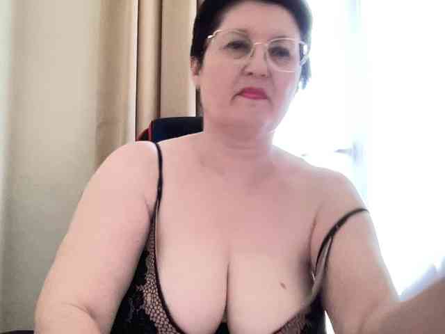 HotMilfPussy webcam