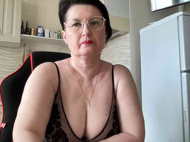 HotMilfPussy webcam
