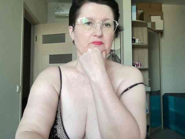 HotMilfPussy webcam