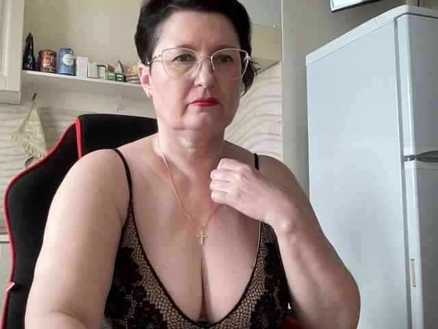 HotMilfPussy webcam