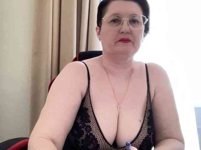 HotMilfPussy webcam