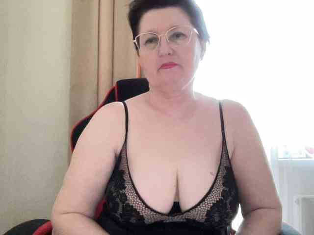 HotMilfPussy webcam