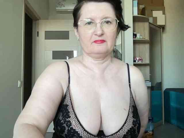 HotMilfPussy webcam