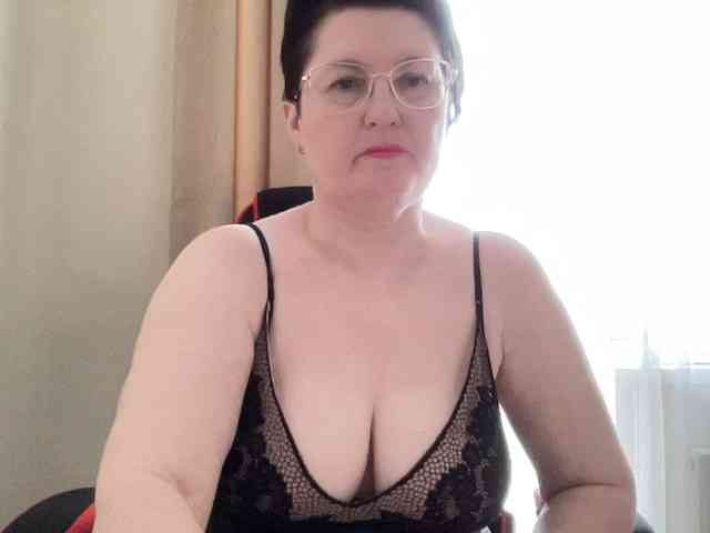 HotMilfPussy webcam