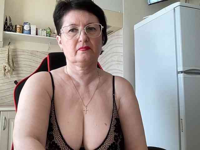 Модель: HotMilfPussy