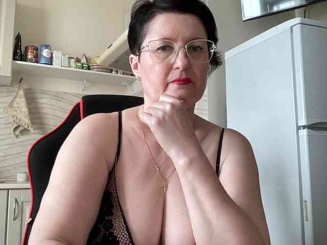 HotMilfPussy webcam