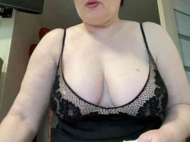HotMilfPussy webcam