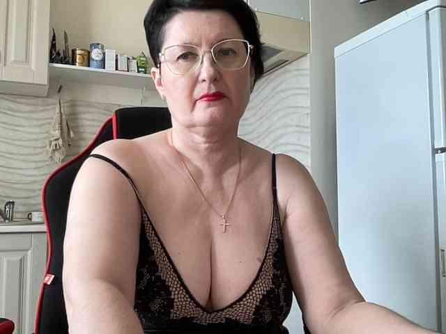 HotMilfPussy webcam