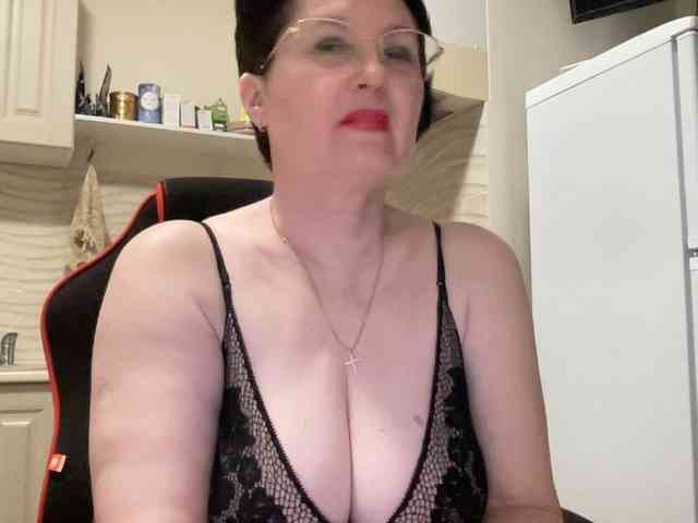 HotMilfPussy webcam