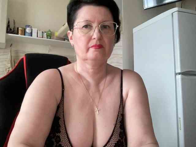 HotMilfPussy webcam