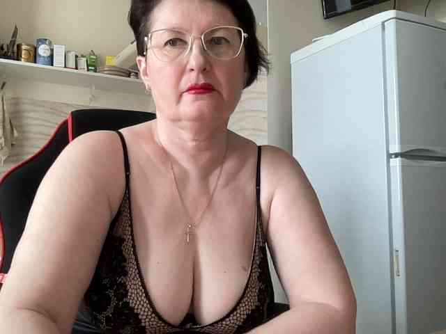 HotMilfPussy webcam